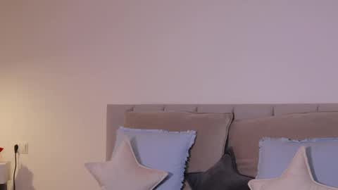 Ella online show from February 23, 2025, 7:28 pm