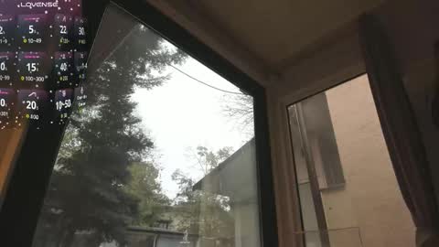 ella_vee online show from November 17, 2025, 6:19 am