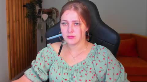 EllaBells online show from April 20, 2026, 5:21 am