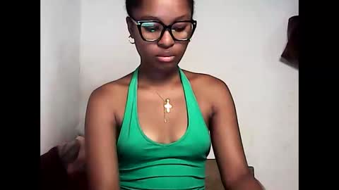 ellah245 online show from April 19, 2026, 10:14 am