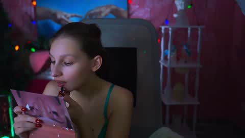 Snapshot of ellahorton chatting on January 4, 2025, 7:34 am Ella online show from January 4, 2025, 7:34 am