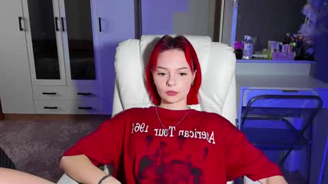 ellales online show from October 15, 2025, 9:53 am