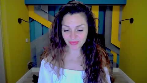 EllaLongs online show from December 3, 2024, 12:27 pm