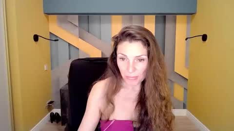 EllaLongs online show from February 13, 2025, 3:35 pm