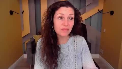 EllaLongs online show from April 17, 2026, 11:13 am