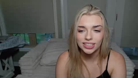 ellalowe online show from May 20, 2026, 11:55 pm