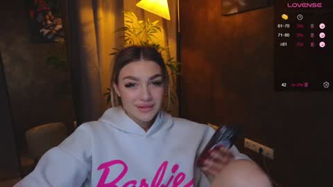 Snapshot of ellamilla chatting on January 6, 2025, 11:29 am ellamilla online show from January 6, 2025, 11:29 am