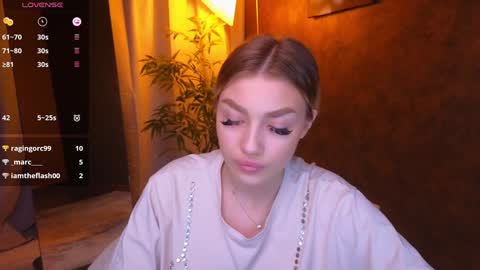 Snapshot of ellamilla chatting on January 9, 2025, 11:47 am ellamilla online show from January 9, 2025, 11:47 am