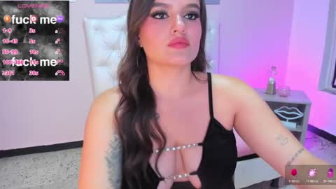 Snapshot of ellarosee_ chatting on February 17, 2025, 11:31 pm ellarosee_ online show from February 17, 2025, 11:31 pm