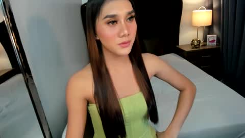 Snapshot of ellats_18 chatting on December 9, 2024, 9:26 pm Sophia online show from December 9, 2024, 9:26 pm