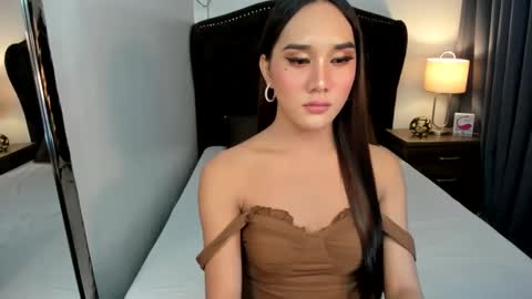 Snapshot of ellats_18 chatting on December 10, 2024, 6:28 pm Sophia online show from December 10, 2024, 6:28 pm