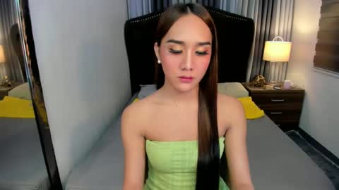 Snapshot of ellats_18 chatting on February 23, 2025, 8:22 pm Sophia online show from February 23, 2025, 8:22 pm