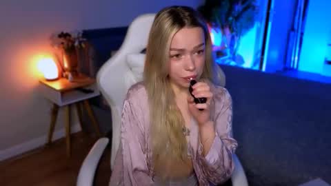 Ella online show from February 17, 2026, 5:26 am