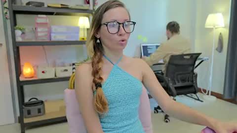 Snapshot of ellcrys chatting on June 11, 2026, 2:53 am im Elsa lets go Subscribe to my OF and Youtube -35 online show from June 11, 2026, 2:53 am