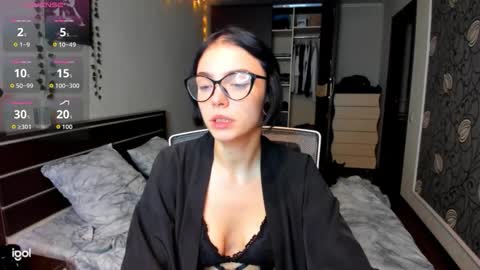 Snapshot of elle_blair chatting on November 5, 2025, 2:06 pm Luna online show from November 5, 2025, 2:06 pm