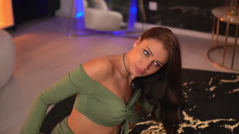 Snapshot of ellenkarter chatting on December 13, 2024, 4:11 am EllenKarter online show from December 13, 2024, 4:11 am