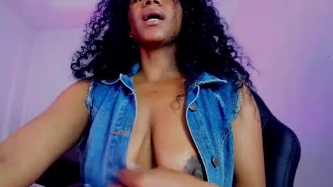 Snapshot of ellie_alves chatting on September 27, 2025, 2:33 pm Ellie online show from September 27, 2025, 2:33 pm