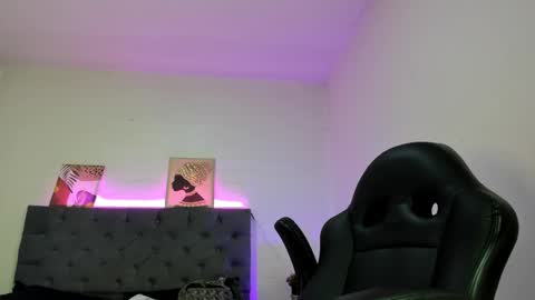 Snapshot of ellie_alves chatting on October 16, 2025, 11:55 am Ellie online show from October 16, 2025, 11:55 am