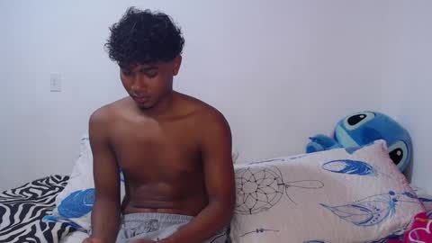 Snapshot of ellie_andy19 chatting on February 10, 2025, 3:35 am kev dani online show from February 10, 2025, 3:35 am