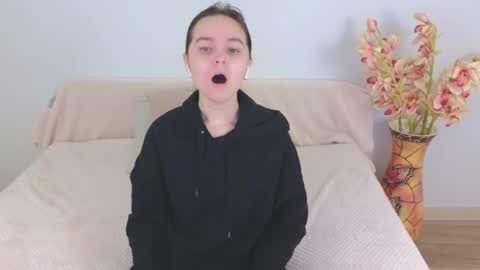 Snapshot of ellie_babyy chatting on February 25, 2025, 9:09 am Ellie online show from February 25, 2025, 9:09 am