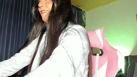 Snapshot of ellie_ee chatting on March 25, 2026, 11:16 am Ellie online show from March 25, 2026, 11:16 am