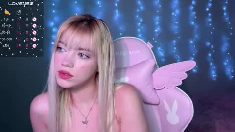 Snapshot of ellie_lovely_girl chatting on November 25, 2025, 6:52 pm ellie online show from November 25, 2025, 6:52 pm