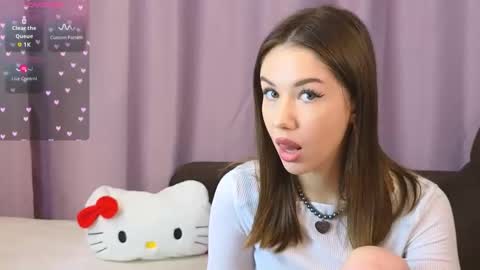 ellie online show from September 12, 2025, 7:47 pm