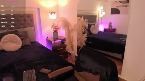 ellieadeline online show from June 3, 2026, 3:42 am