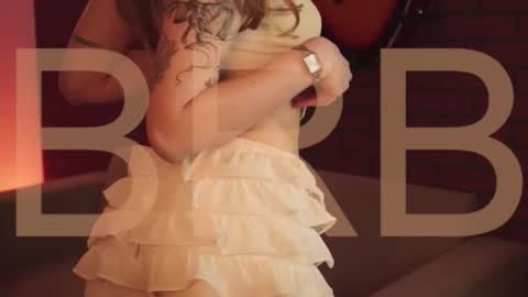 Snapshot of elliecutes chatting on November 10, 2025, 5:17 am elliecutes online show from November 10, 2025, 5:17 am