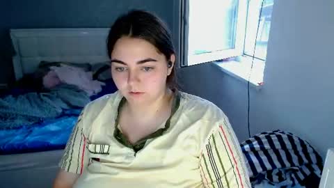 Ellie online show from July 19, 2026, 3:21 am