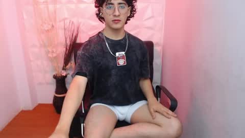 elliot_03 online show from June 1, 2026, 11:34 am