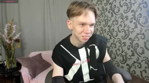 elliot_mars_ online show from September 30, 2025, 5:29 pm