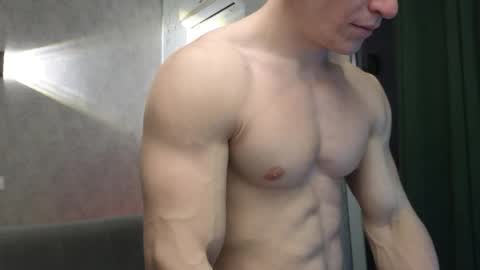 elliot_muscle04 online show from March 29, 2026, 5:02 pm