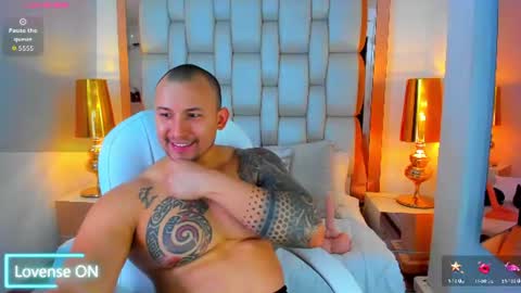 Snapshot of elliott_veelez chatting on July 7, 2026, 8:24 pm E L L I O T V E L E Z online show from July 7, 2026, 8:24 pm