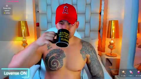 Snapshot of elliott_veelez chatting on July 9, 2026, 9:19 pm E L L I O T V E L E Z online show from July 9, 2026, 9:19 pm