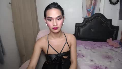 ELLORREY online show from April 23, 2026, 12:45 am