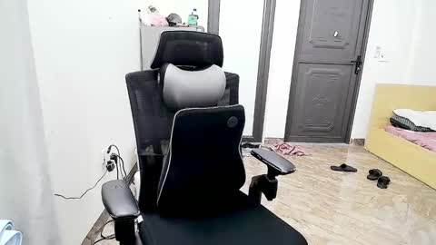 ellsa9x online show from February 9, 2026, 5:44 am