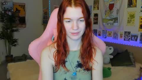 Snapshot of elly_milas chatting on February 9, 2025, 8:33 am Elly Fansly online show from February 9, 2025, 8:33 am