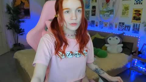 Snapshot of elly_milas chatting on February 25, 2025, 6:58 am Elly Fansly online show from February 25, 2025, 6:58 am