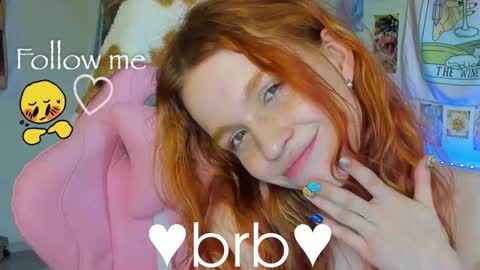 Snapshot of elly_milas chatting on October 5, 2025, 6:34 am Elly Fansly online show from October 5, 2025, 6:34 am