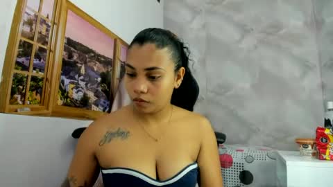 Snapshot of ellybloom chatting on June 21, 2026, 2:30 pm ellybloom online show from June 21, 2026, 2:30 pm