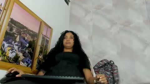 Snapshot of ellybloom chatting on June 22, 2026, 1:08 pm ellybloom online show from June 22, 2026, 1:08 pm