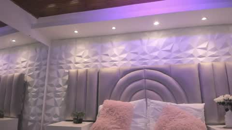 Snapshot of ellye_evans_ chatting on June 13, 2026, 11:08 am Ellye online show from June 13, 2026, 11:08 am