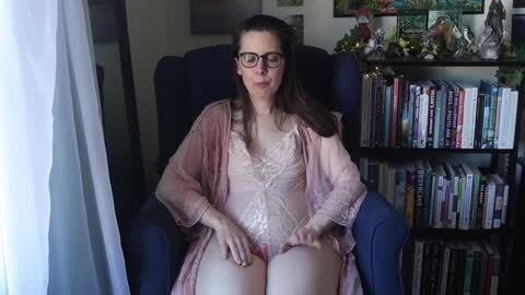 Snapshot of ellynaomi chatting on January 18, 2025, 7:26 pm Elly Naomi online show from January 18, 2025, 7:26 pm