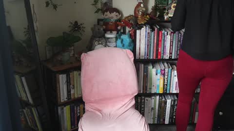 Snapshot of ellynaomi chatting on October 19, 2025, 4:18 pm Elly Naomi online show from October 19, 2025, 4:18 pm