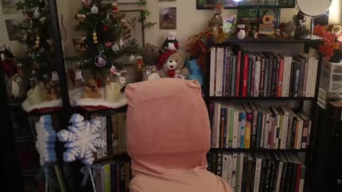 Snapshot of ellynaomi chatting on December 20, 2025, 11:12 pm Elly Naomi online show from December 20, 2025, 11:12 pm