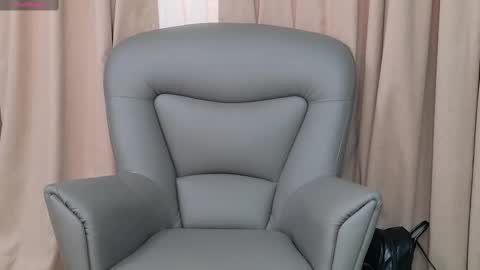 Snapshot of ellyross_ chatting on March 8, 2025, 11:27 am EllyRoss online show from March 8, 2025, 11:27 am