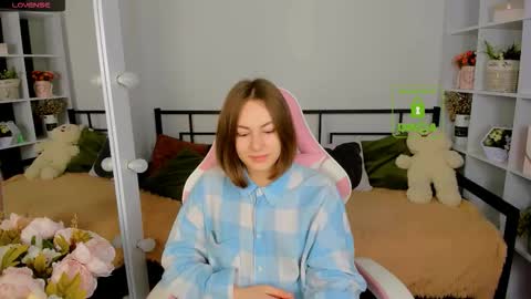 elma_lily online show from December 15, 2025, 6:50 am