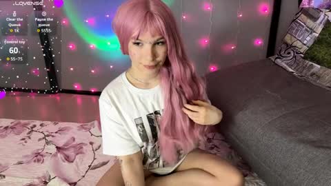 Snapshot of elnoravanord chatting on May 12, 2026, 1:41 pm Pink online show from May 12, 2026, 1:41 pm