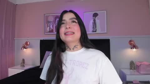 Elodie  online show from December 4, 2025, 11:52 am